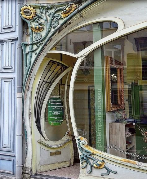 Art Nouveau Interior, Porte Cochere, Art Nouveau Pattern, Art Nouveau Architecture, Cool Doors, Art Nouveau Design, Unique Doors, Beautiful Doors, Beautiful Architecture