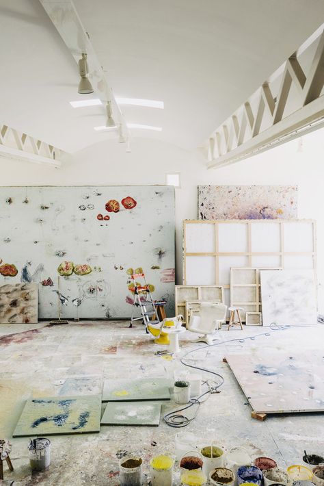 Miquel Barcelo’s painting studio is the equivalent of two floors to accommodate his large projects. Art Studio Wall, Painting Atelier, Creative Art Studio, Artist Atelier, Miquel Barcelo, Studio Painting, Art Atelier, Paint Studio, Art Studio Space