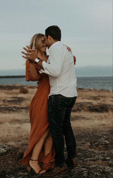 Engagement Photo Wardrobe Ideas, Fall Couple Photos Dress, Best Fall Engagement Outfits, Boho Dress Engagement Photos, Maxi Dress Engagement Pictures, Engagment Fall Photo Outfit, Excited Engagement Photos, Fancy Beach Engagement Photos, Flowy Dress Photoshoot Engagement Photos