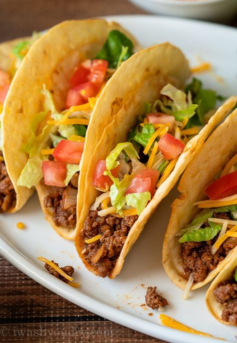 These crunchy Ground Beef Tacos are great for Cinco de Mayo, Taco Night or any other time you're craving a quick Mexican meal! Ground Beef For Tacos, Beef For Tacos, Taco Recipes Ground Beef, Taco Soup Recipe Easy, Beef Tacos Recipes, Homemade Taco Seasoning Recipe, Easy Taco Soup, Spicy Tacos, Taco Soup Recipe