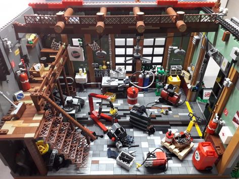 Garage | jurisvk | Flickr Lego Car Garage, Lego Garage, Fete Emo, Lego Factory, Lego Film, Motion Ideas, Lego Furniture, City Ideas, Lego Vehicles