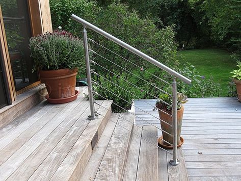 cable-railing-hardware-handrails-for-indoor-outdoor-steps-staircase Wrought Iron Porch Railings, Exterior Handrail, Porch Railing Designs, Round Stairs, Outdoor Handrail, Stainless Steel Cable Railing, Outdoor Stair Railing, Outdoor Bench Seating, Metal Railing