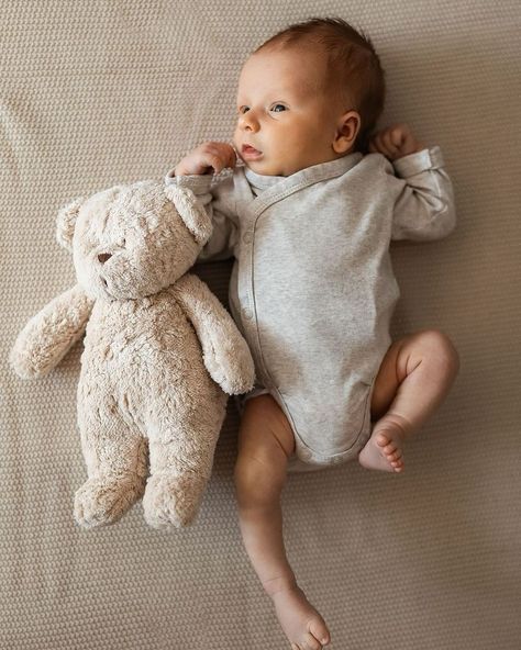 He watches over the child’s undisturbed sleep and is you Baby’s best friend - MOONIE is the little bear for special tasks 🐻 #moonieuk #mooniethehummingbear #sleepaid #babysleepaid #spoiltland #newbornessentials #babynursery #babyshower #ukmums Diy Bebe, Baby Fits, Newborn Essentials, Instagram Baby, Little Bear, Baby Mama, Tiny Humans, Baby Sleep