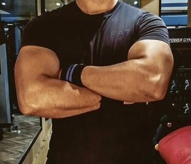 Buff Man Aesthetic, Street Fighter Aesthetic Male, Mens Back Aesthetics, Buff Man Side Profile, Soft Muscular Man, Muscular Man Aesthetic Faceless, Big Guy Aesthetic, Muscly Guy Aesthetic, Buff Men Aesthetic