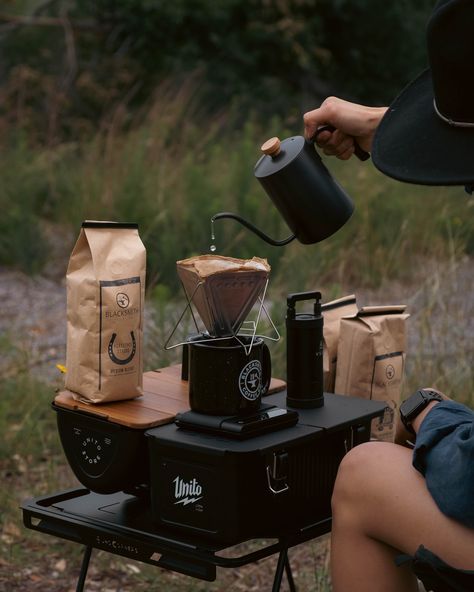 We all have days when we need that extra boost. @bwblacksmith coffee, with its rich caramel and warm spice notes balanced by a smooth maltiness, hits the spot. Pair it with a side of nature, and it’s a great way to start the day. ☕🍃 Happy Friday! What are you brewing today? Make sure to follow @chaseprettyplaces for more content like this. DM to collaborate. 🤝 . . . #bwblacksmith #chaseprettyplaces #coffeeritual #simplepleasures #spring #coffeeadventure #coffeepeople #outdoorcoffee #slo... Camping Cafe, Coffee Camping, Mobile Cafe, Camping Style, Camping Coffee, Coffee Culture, Macho Man, The Senses, Start The Day