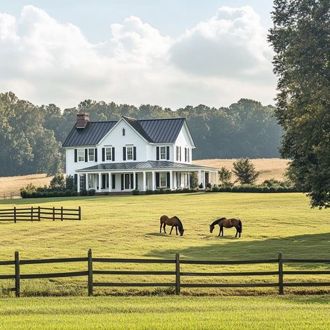 Ranch Farm House, Southern Architecture, Dream Life House, Virginia Homes, County House, Old Farm Houses, Country Houses, Beach House Design, Barbie Dream House