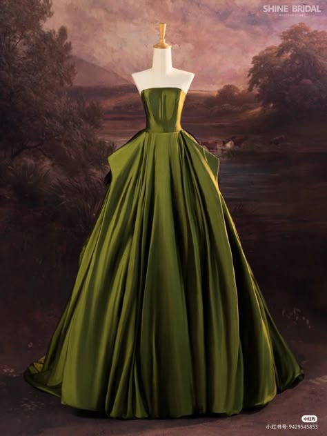 Green Long Prom Dress, Green Dressing, Gown Sleeves, Debut Gowns, Debut Dresses, Green Ball Gown, Prom Inspiration, Elegant Ball Gowns, Gowns Dresses Elegant