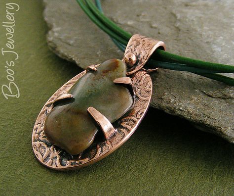 Claw set stone on copper clay pendant - 24533f by Boo's Jewellery, via Flickr Tab Setting, Rivet Jewelry, Cold Connections, Copper Clay, Silver Jewelry Diy, Copper Jewellery, Metalwork Jewelry, Metalsmithing Jewelry, Silver Wedding Jewelry