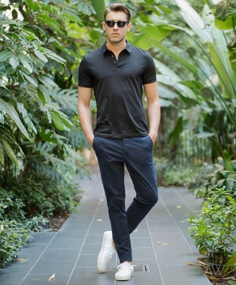 6 Ways To Wear Polo ⋆ Men's Fashion Blog - TheUnstitchd.com Outfit First Date, Black Chino Pants, Mens Wardrobe Essentials, Best White Sneakers, White Sneakers Outfit, Sneakers Outfit Men, Polo Shirt Outfits, Polo Outfit, White Sneakers Men