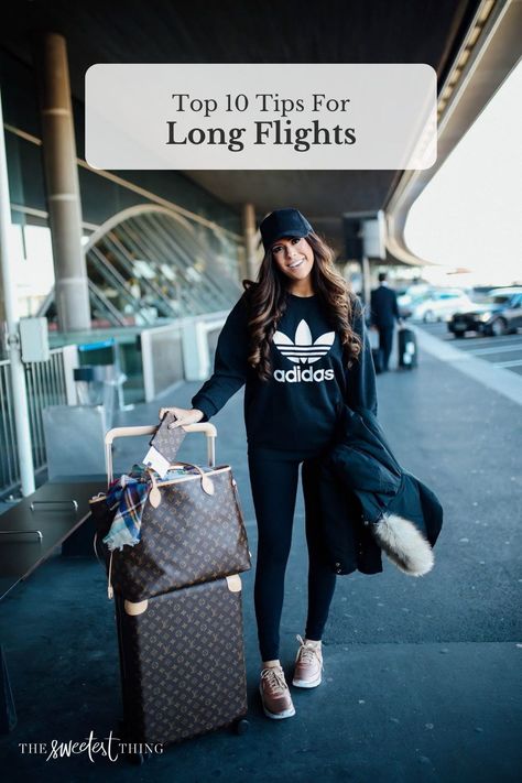 Journal Tattoo, Fall Airport Outfit, Airport Outfit Comfy, Long Flight Tips, Comfy Airport Outfit, Airport Travel Outfits, Flight Outfit, Comfy Travel Outfit, Airplane Outfits