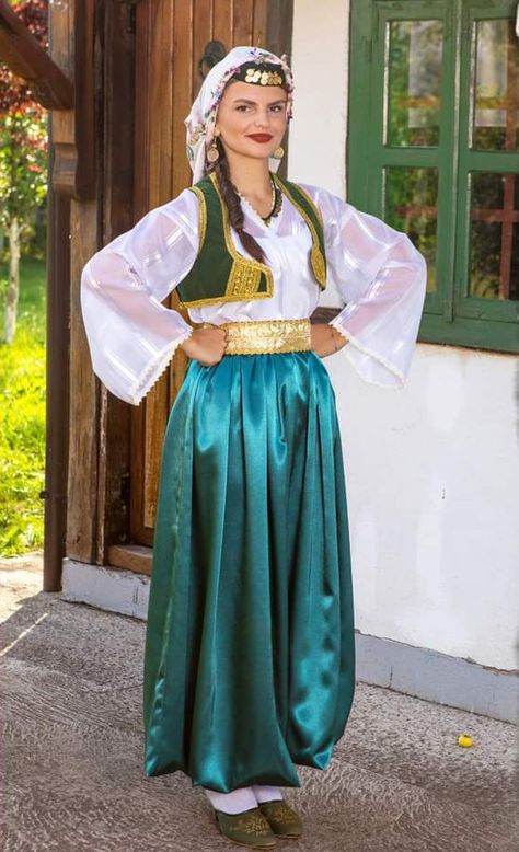 Bosnia And Herzegovina Traditional Clothing, Bosnia Traditional Clothes, Bosnian Folk Costume, Bosnia Culture, Bosnian Traditional Clothing, Bosnian Culture, Balkan Style, Serbian Women, Culture Clothing