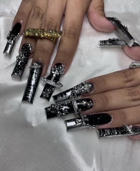 Grunge Acrylics, Long Black Acrylic Nails, Black Bling Acrylic Nails, Black Bling Nails, Black And Chrome Nails, Black Y2k Nails, Crazy Acrylic Nails, Tapered Square Nails, Punk Nails