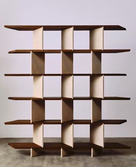 Sculptural Shelving, Woodworking At Home, Room Divider Shelves, Store Shelves Design, House Shelves, Bamboo Architecture, Unique Shelves, Shelf Furniture, Shelving Design