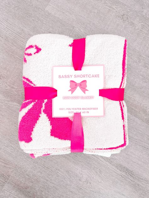 We are so excited to introduce the Hot Pink Bow Blanket from Sassy Shortcake. Featuring a HOT PINK reversible bow design, this fuzzy, super soft blanket is perfect for your room! Whether you're snuggling up with a good book or just trying to beat the chill, get out your favorite pjs and cuddle up! content: 100% polyester microfiber size: 50" x 60" Bow Blanket, Cute Preppy Things, Preppy Stuff To Get For Your Birthday, Sassy Shortcake, Bow Things, Hot Pink Bedroom Aesthetic, Blankets, Preppy Blanket, Girly Christmas Gifts