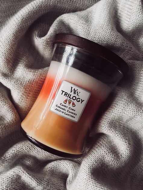 Woodwick Candle Aesthetic, Corn Candle, Candy Corn Candles, Woodwick Candle, Decor For House, Smell Nice, House Parties, Caramel Candy, Boo Basket