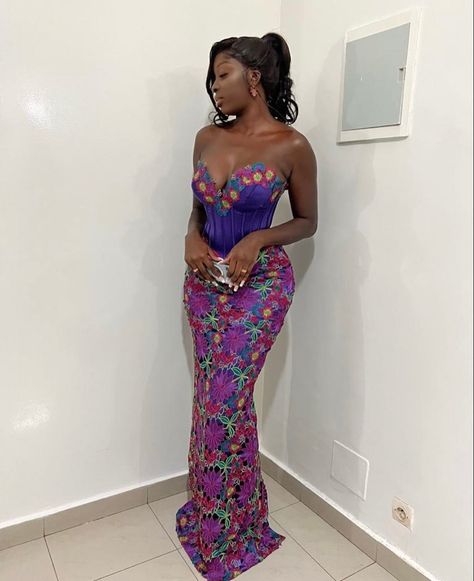 Kente Prom Dress, Aseobi Design 2023, Liputa Dress, Kente Dress Styles, Wax Dress, Nigerian Traditional Dresses, African Weddings, African Party Dresses, Nigerian Lace Styles Dress