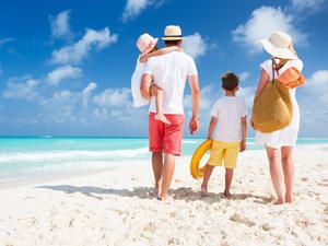 Parents teamed up with TripAdvisor to find all-inclusive resorts in the U.S., the Caribbean, and Mexico that are rated highly by families. Best Family Beaches, Luxury Family Travel, Spring Break Destinations, Sand Toys, Belek, Html Color, Family Beach, Body Color, Florida Beaches