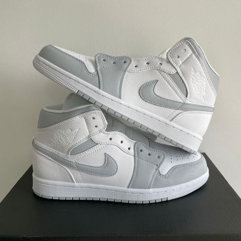 b4568df26077653eeadf29596708c94bdesc52329331ri Jordan 1 Light Grey, Air Jordan 1 Grey, Jordan 1 Grey, Custom Air Jordan 1, Waterproof Paint, Mid Sneakers, Trendy Shoes Sneakers, Nike Shoes Girls, Dr Shoes