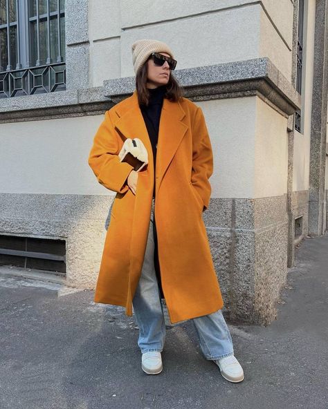 Mustard Coat Outfit, Coat Outfit Winter, Mustard Coat, Celine Boots, Style Influencers, Cold Weather Dresses, Winter Coat Outfits, Japan Outfit, Beige Coat