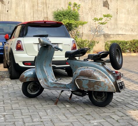 Vespa Vbb, Vespa Classic, Vespa 150, Classic Vespa, Scooter Custom, Vespa Scooters, Vintage Motorcycles, Mini Cooper, Diy Custom