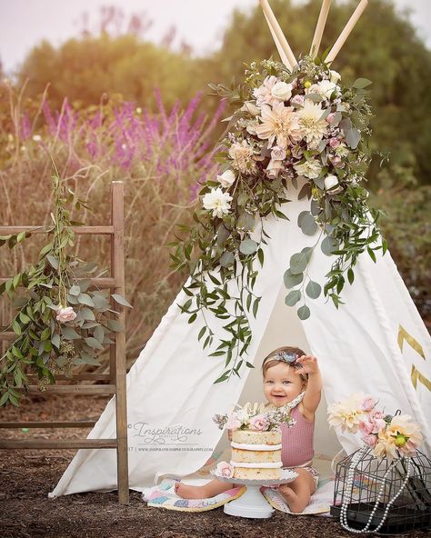 First birthday, cake smash, teepee - Inland Empire, CA Newborn (@inspirationsbykristy) on Instagram: “Tonight’s gorgeous one year session! Mila you are beautiful and this year went by so fast! Happy…” Teepee Cake Smash, One Year Photoshoot, Happy Birthday Sweet Girl, One Year Cake Smash, One Year Pictures, 1st Birthday Party For Girls, Smash Cake Girl, 1st Birthday Pictures, 1st Birthday Photoshoot