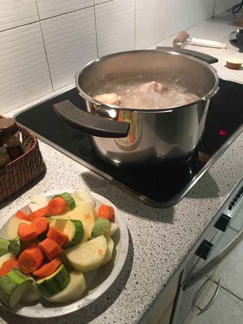 Cooking Soup Aesthetic, Korean Soup Aesthetic, Making Soup Aesthetic, Chicken Soup Aesthetic, Korean Chicken Soup, Soup For Sick, Books Core, Korean Soup, Aesthetic Foods