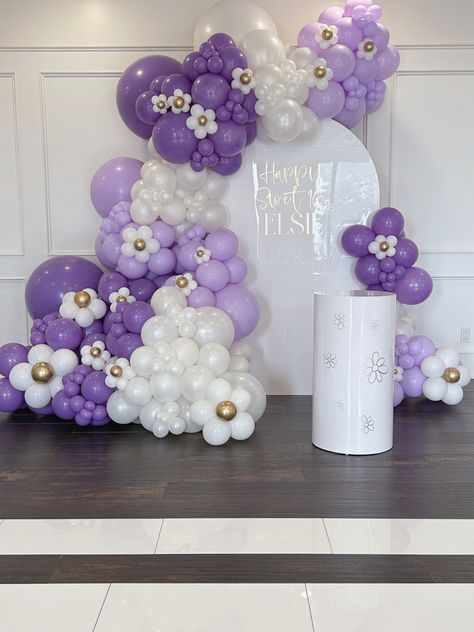 Purple Balloon Garland Backdrop, Lilac And White Balloon Garland, Purple Balloon Decorations Birthday, Lilac Balloon Backdrop, Purple Balloon Garland, Purple Shade Balloon Garland, Ballon Arch Light Purple, Metalic Purple Balloon Garland, 15th Birthday Decorations