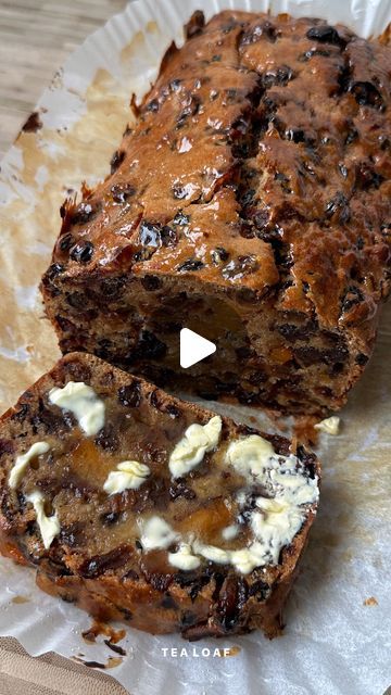 Emma Petersen 🥕 on Instagram: "ENGLISH TEA LOAF 🫖

“An English bread, made with dried fruit and traditionally served sliced and spread with butter”. Aka, an absolutely delicious creation. My mum used to make this all the time when I was younger, and still does, so to me it tastes like home 🫶

▫️350g mix of dried fruit (I used cranberries, apricots, sultanas, raisins)
▫️320ml black tea (2 tea bags)
▫️225g self-raising flour
▫️1 tsp mixed spice
▫️60g soy yoghurt
▫️60ml almond milk*
▫️1 tsp marmalade for the glaze

*if your fruit doesn’t absorb all of the tea overnight and some is left in the bowl, you may not need this extra liquid when making the batter. You’ll have to judge independently! 

The day/night before baking, pour the tea over your fruit (it should all be covered). Cover the b Tea Breads, English Bread, English Scones, Tea Loaf, Tea Bread, Plant Based Cookbook, Vegan Cakes, Fruit Bread, Free Fruit