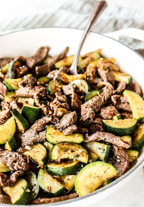 Squash And Steak Recipes, Zucchini And Steak Recipes, Recipes With Zucchini And Mushrooms, Whole 30 Supper Ideas, Steak And Zucchini Stir Fry, Beef And Zucchini Stir Fry, Steak Zucchini Recipes, Steak And Squash Recipes, Zucchini Steak Recipes