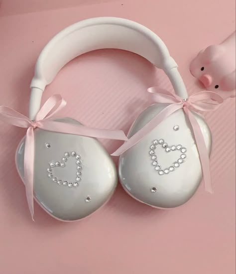 Airpod Max Silver Aesthetic, Airpod Max Stickers Aesthetic, Airpods Max Decoration, Airpod Max Decorated, Pink Airpod Max Aesthetic, Decorating Headphones, Headphones Decoration, Airpod Maxes, Headphone Decoration