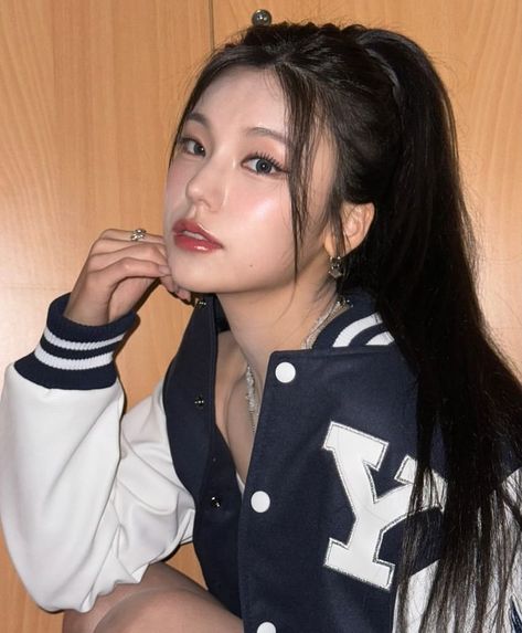 yejiiiiiiiii #yeji #izty #itzyyeji #yejiitzy #midzy #kpop Black Port, Yeji Yuna, Yeji Hwang, Ye Ji, J-pop Music, Happy Birthday Sister, Itzy Yeji, Hwang Yeji, Latest Albums