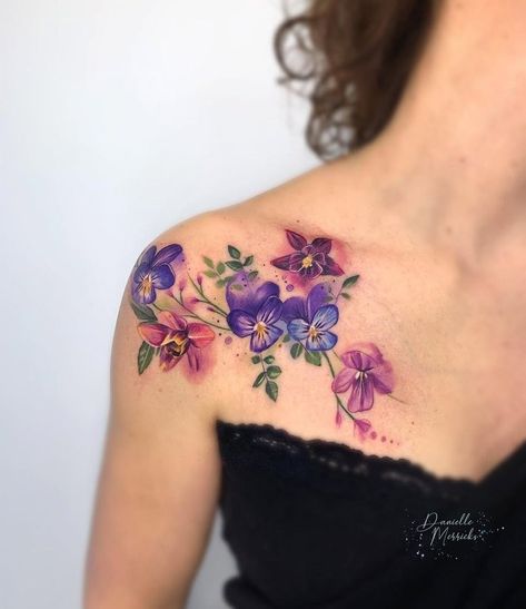 Narcissus Flower Tattoos, Front Shoulder Tattoos, Flower Shoulder Tattoo, Floral Tattoo Shoulder, Flower Tattoo Meanings, Petit Tattoo, Traditional Flower, Watercolor Tattoo Flower, Bouquet Tattoo