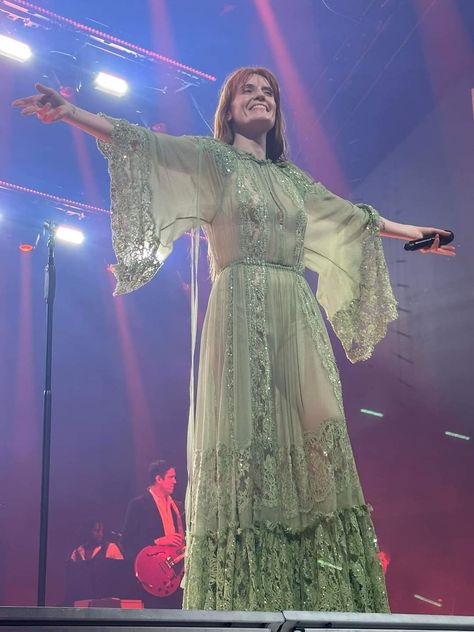 Florence Welch Stage Outfits, Florence Welch Style Dresses, Florence And The Machine Dress, Folklore Inspired Dress, Florence Welch Dress, Florence Welsh, Florence Welch Style, Mixing Prints Fashion, Island Outfit