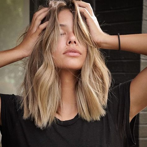 Course Short Hair For Women, Womens Collar Bone Haircut, Choppy Angled Lob Haircut, Choppy Mid Length Hair Straight, Short Haircut For Thinning Hair Women, Shoulder Length Hair 2023 Trends, Mom Cut Round Faces, Choppy Collarbone Length Hair, Short Blonde Hair Pale Skin