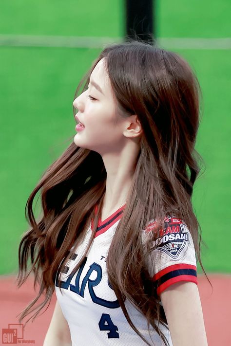 Wonyoung Side Profile, Female Clothes Outfits, Side Profile, Night Routine, Matching Profile Pictures, Korean Beauty, Girl Crush, Ulzzang Girl, Face Claims