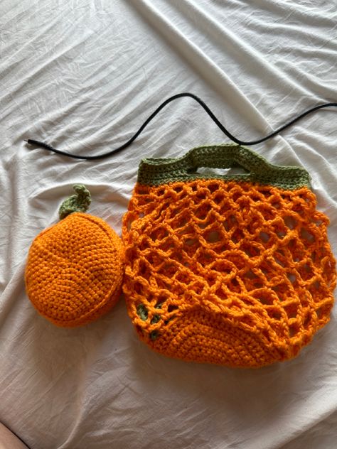 Orange Fruit Crochet Bag, Produce Crochet Bag, Orange Yarn Projects, Crochet Fruit Bags, Crochet Vegetable Bag, Brown Crochet Projects, Orange Yarn Crochet Projects, Fruit Bag Crochet, Orange Crochet Ideas