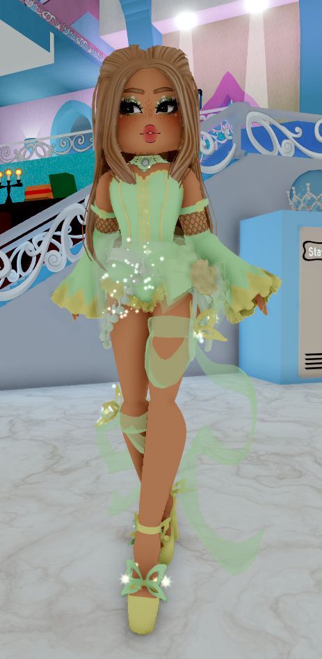 Green Glamour Outfit Royale High, Green Glamour, Glamour Outfit, Aesthetic Roblox Royale High Outfits, Royale High, Ghibli Art, Green Outfit, Green Aesthetic, Light Green