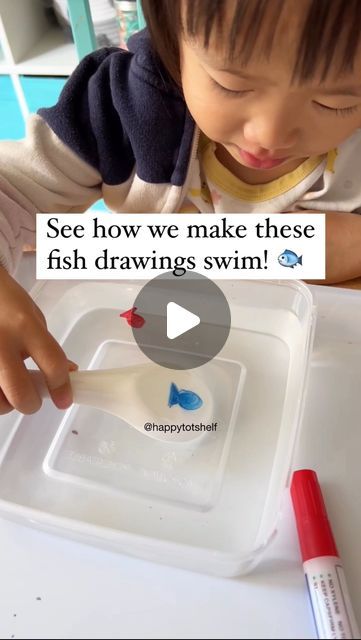 Fynn Sor | Happy Tot Shelf on Instagram: "Wow your little ones with this amazing swimming fish activity! 🐟✨Here are some pro tips:  👉🏻 Not all dry erase markers work. I tried a few brands before finding one that works. Comment ‘SUPPLIES’ below and I’ll send you my Favourite Learning Supplies and Products List with links to these markers.  👉🏻 I find that a porcelain soup spoon works the best. But any non-porous surface like a metal spoon will work too.  👉🏻 Make sure your spoon is completely dry before you write on it again. Water will damage your dry erase markers immediately. 😬 #speakingfromexperience  💡 What’s the science behind this experiment?  Dry erase markers contain a special type of ink that doesn’t stick strongly to smooth surfaces. When you add water, the ink loosens and Home Learning Activities, Toddler Entertainment, Learning Activities For Kids, Swimming Fish, Fish Activities, Fish Crafts, Washable Markers, Fish Drawings, Soup Spoon