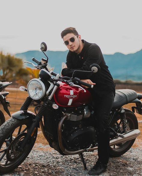 Royal Enfield Bike Poses Men, Motorcycle Photography Male, Couple Moto, Bike Pose, Motorcycle Photo Shoot, Biker Photos, Motorcycle Guy, Male Portrait Poses, Men Fashion Photoshoot