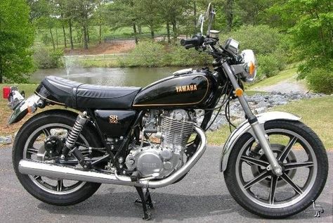 Yamaha 650, Motorcycles Yamaha, Yamaha Sr500, Yamaha Motorbikes, Broken Car, Sr 500, Yamaha 125, Yamaha Sr400, Naked Bikes