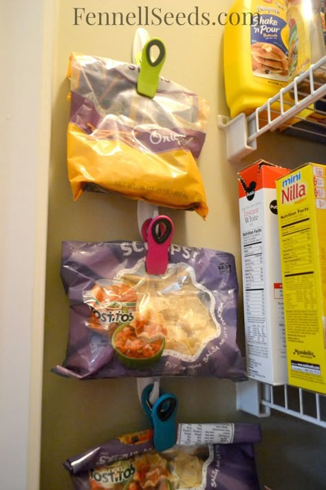 This is how I organize my pantry. See how I store my bags of chips so that they are easily accessible and off my pantry shelves. Love it! Organization 13, Organization Life, Kitchen Ikea, Diy Organizer, Organizing Hacks, Organisation Hacks, Pantry Shelf, Kitchen Decorating, Chip Bags