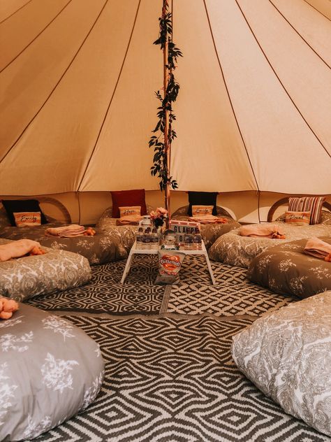 Bell Tent Sleepover Party, Bell Tent Aesthetic, Aesthetic Tent Sleepover, Tent Date Night, Sleep Over Tents, Festival Themed Party Birthday, Aesthetic Tent, Glamping Aesthetic, Dream Sleepover