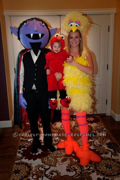 When my two year old became obsessed with Elmo I knew that was what she was going to be for Halloween. So I decided that my husband and I would join in on Pretty Scarecrow, Big Bird Costume, Sunflower Halloween, Killer Costume, Details Tattoo, Original Costumes, Baby Elmo, Family Halloween Party, Scary Halloween Costume