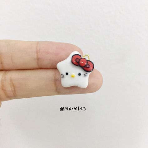 Hwei | Polymer Clay Artist (@mxcrafts) | Perfil de Instagram Diy Clay Sculpture Ideas, Kawaii Clay Art, Hello Kitty Star, Clay Hello Kitty, Hello Kitty Clay Art, Polymer Clay Sanrio, Hello Kitty Air Dry Clay Ideas, Hello Kitty Clay, Sanrio Clay Art