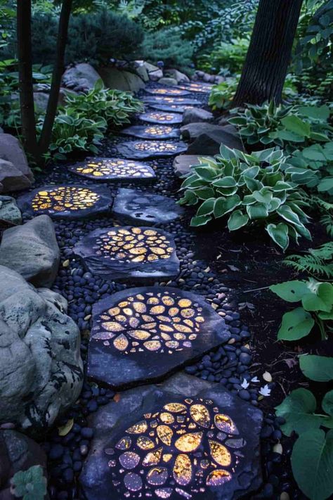 34 Creative DIY Stepping Stone Ideas for a Personalized Pathway Outdoor Entry Stairs Ideas, Stone Steps Landscaping, Stepping Stones Pathway Diy, Backyard Stepping Stones, Side Of House Landscaping Ideas, Inspire Pictures, Pathways Ideas Walkways, Outdoor Stone Steps, Landscape Stepping Stones