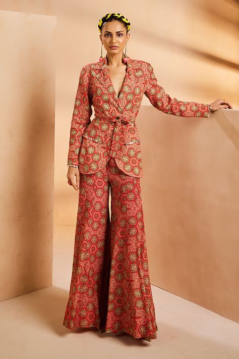 Shop for these amazing collections of Red Crepe Hand Painted Print Floral-geometric Pattern Blazer And Flared Pant Set For Women by Aneesh Agarwaal online at Aza Fashions. Trendy Outfits Indian, Blazer Outfits For Women, Formal Dresses For Teens, Cocktail Outfit, Best Dress, Traditional Indian Outfits, Ethnic Outfits, Dress Up Outfits, Floral Geometric