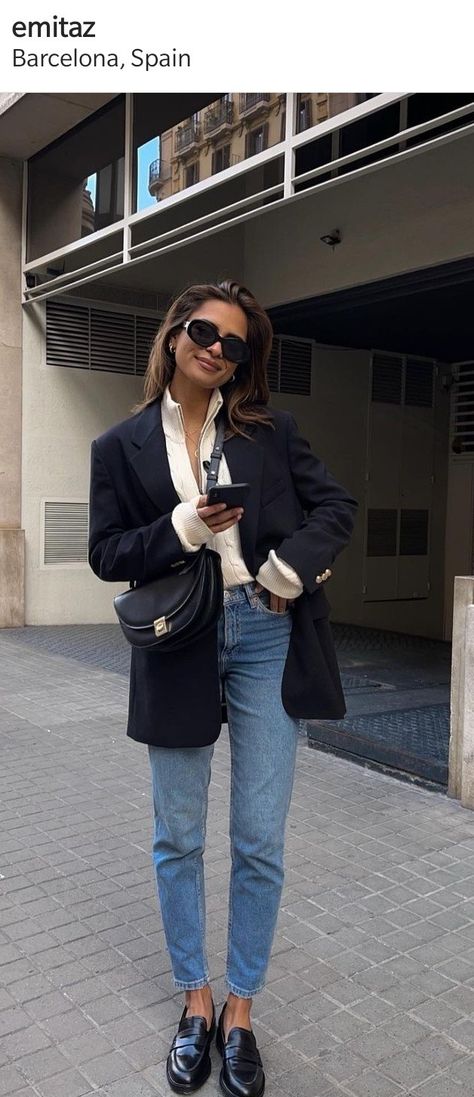 Navy Blazer Outfit Women, Pinstripe Blazer Outfit, Navy Blazer Outfits, School Outfits Aesthetic, Blazer Outfits Women, Skirt Fall Outfit, Fall Outfits Black Women, Aesthetic Overalls Outfit, Blazer Outfits Casual