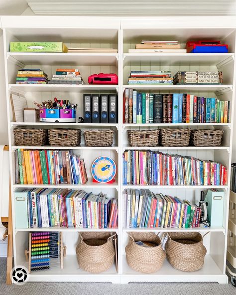 Picture Book Storage, Homeschool Bookshelf, Kids Craft Supplies, Bookshelf Organization, Homeschool Room, Homeschool Kids, Bookshelves Kids, School Room, Book Storage