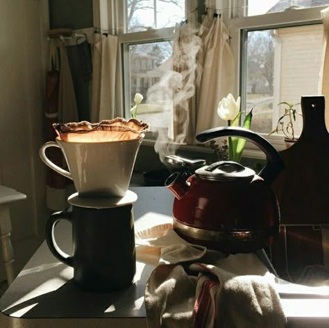 Coffee Cafe, Slow Living, V60 Coffee, Coffee Addict, Sunday Morning, Coffee Time, Aesthetic Food, The Table, A Coffee