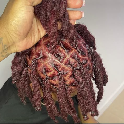 Dread Ideas Men, Dreads Color Ideas Locs Men, Dye Locks, Honey Brown Dreads, Dreads With Color, Burgundy And Black Hair, Simple Undercut, Loc Styles Men, Peekaboo Locs